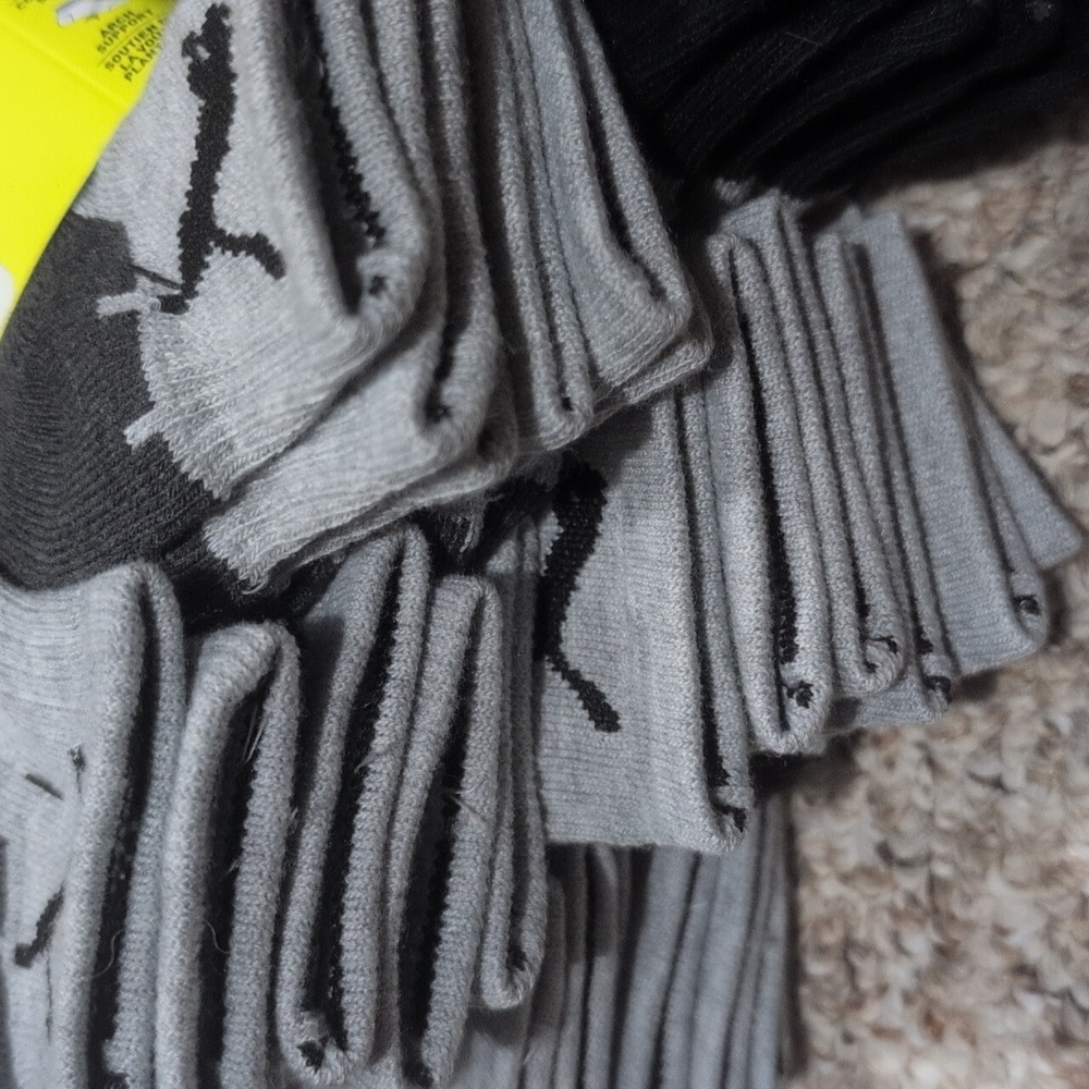 Puma KIDS Athletic Crew Socks - Black and Gray *4 PACKS* - Picture 4 of 8